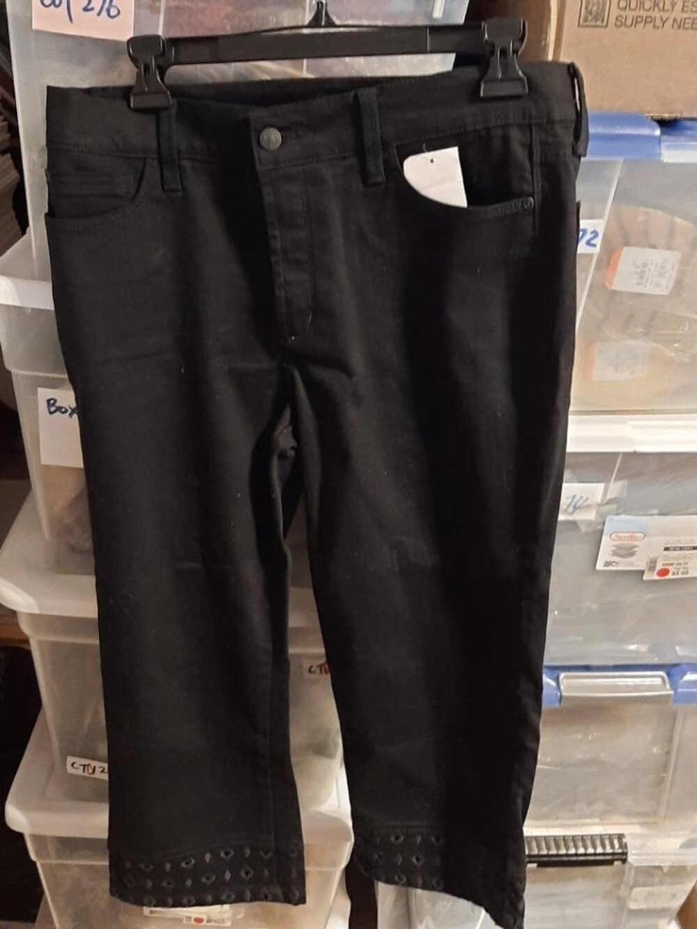 NEW TAG ! NYDJ Women Relax Crop Jean Black Bottom Pants Band of Squars Black Sz6